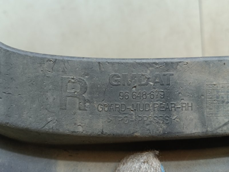 Брызговик задний правый