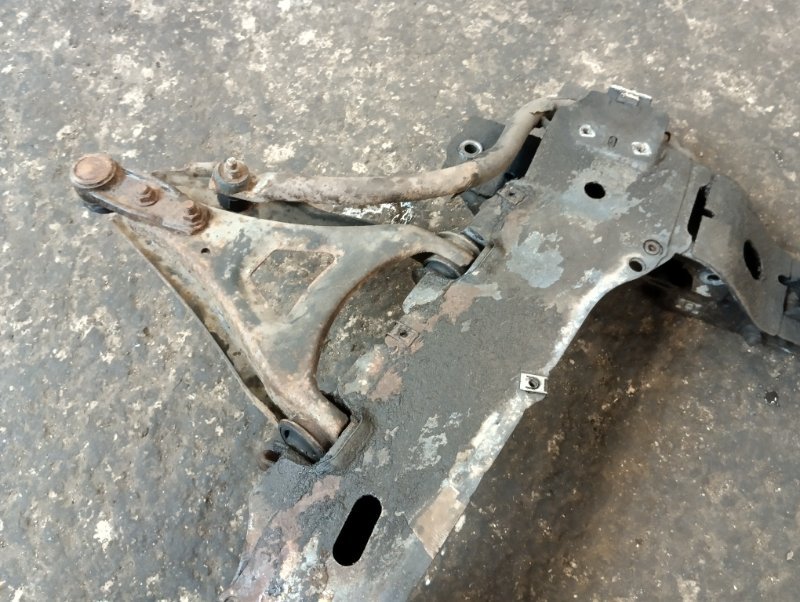 Балка подмоторная