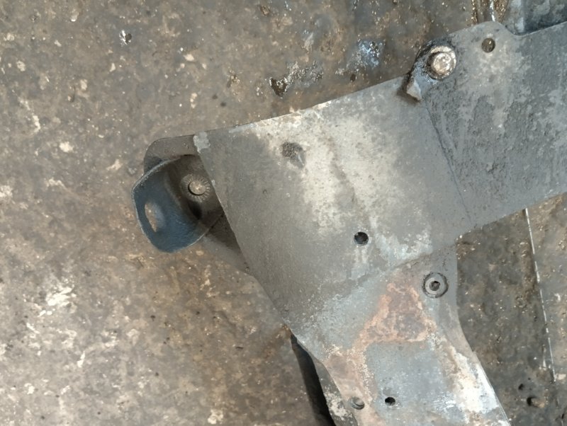 Балка подмоторная