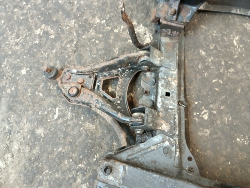 Балка подмоторная