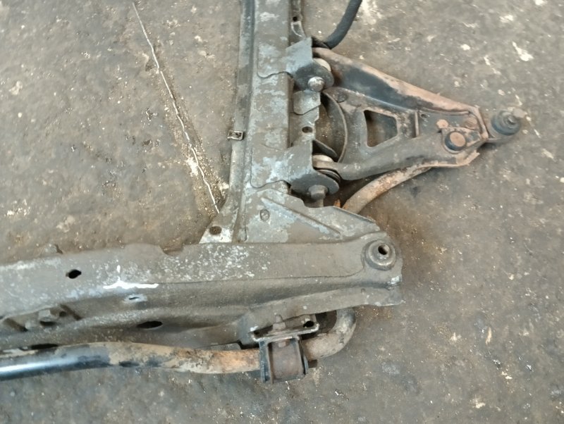 Балка подмоторная