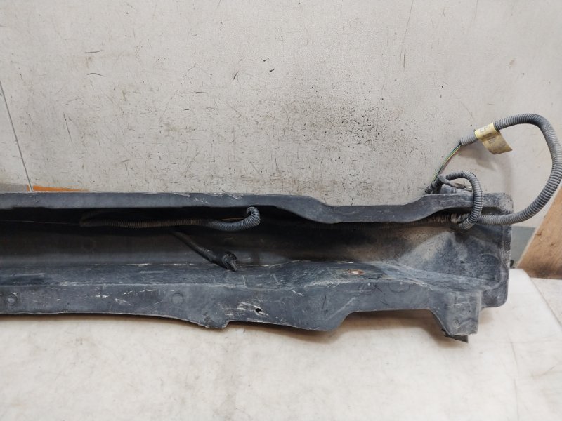 Усилитель переднего бампера