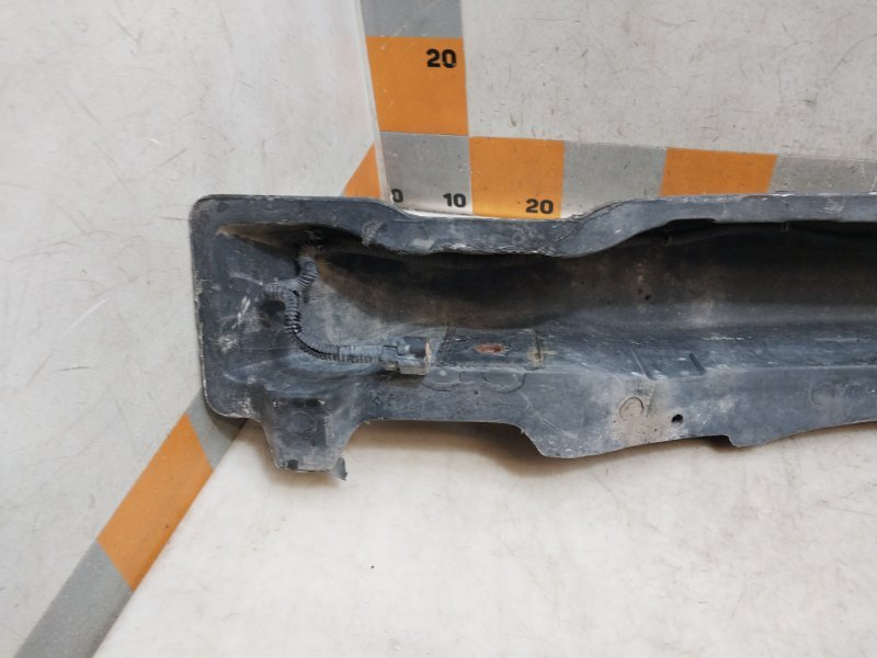 Усилитель переднего бампера