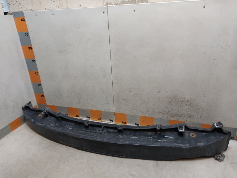 Усилитель переднего бампера