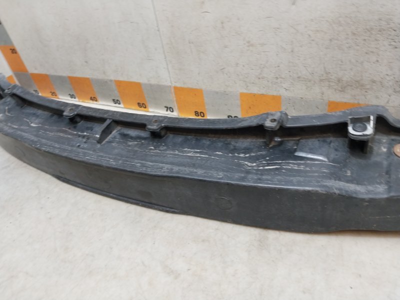 Усилитель переднего бампера