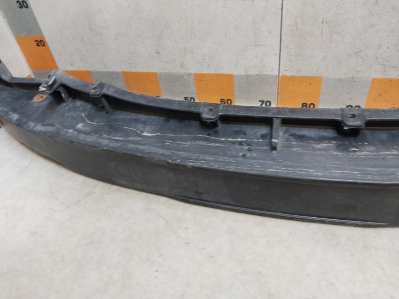 Усилитель переднего бампера