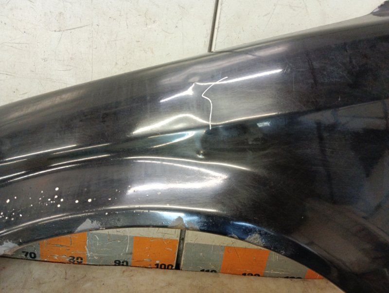 Крыло переднее левое