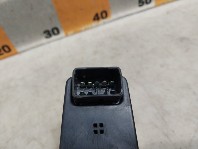 Кнопка стеклоподъемника