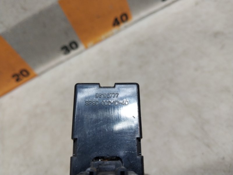 Кнопка стеклоподъемника