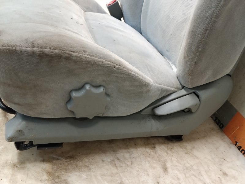 Сиденье переднее левое