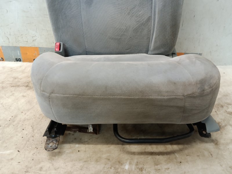 Сиденье переднее левое