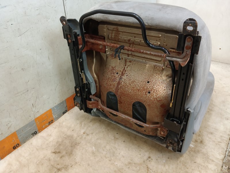 Сиденье переднее правое