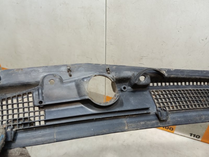 Решетка стеклоочистителей (Жабо)