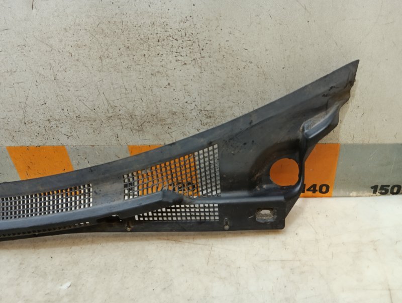 Решетка стеклоочистителей (Жабо)