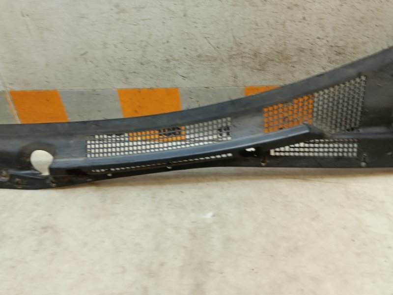 Решетка стеклоочистителей (Жабо)