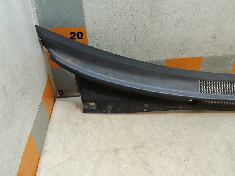 Решетка стеклоочистителей (Жабо)