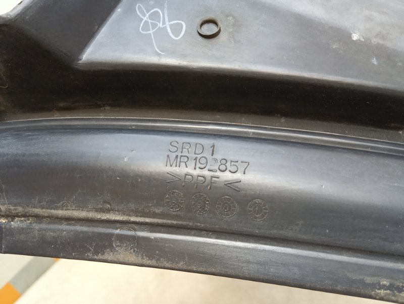 Решетка стеклоочистителей (Жабо)