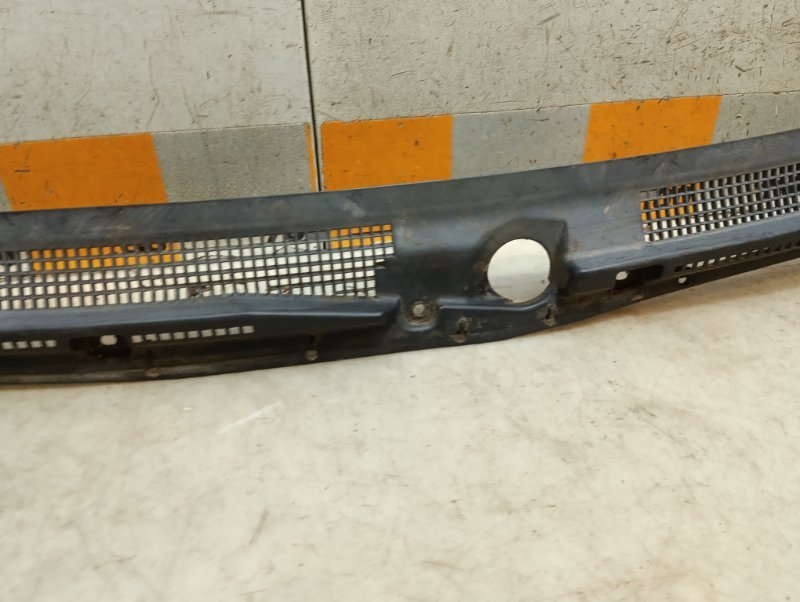 Решетка стеклоочистителей (Жабо)