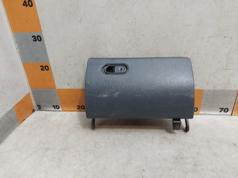 Крышка бардачка