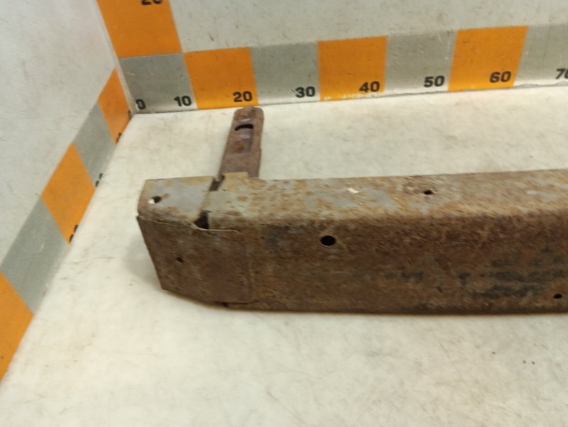 Усилитель заднего бампера