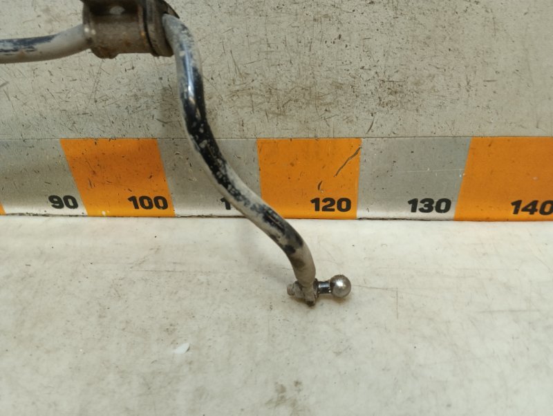 Стабилизатор передний