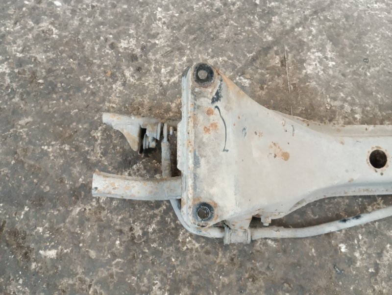 Балка задняя