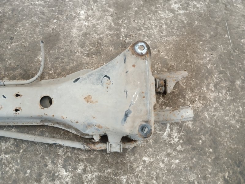 Балка задняя