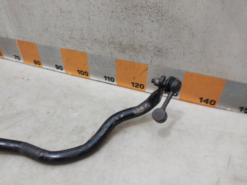 Стабилизатор передний