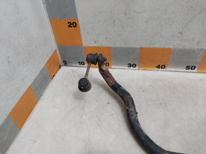 Стабилизатор передний