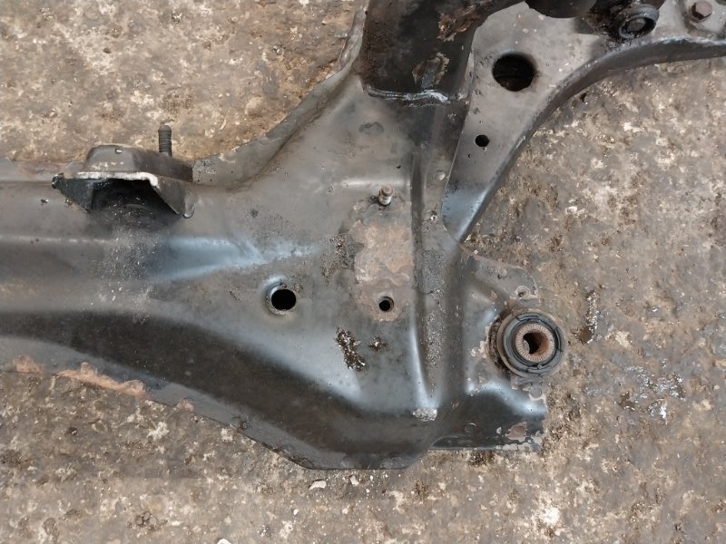 Балка подмоторная