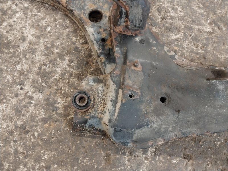 Балка подмоторная