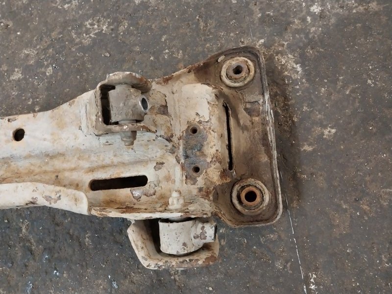 Балка задняя