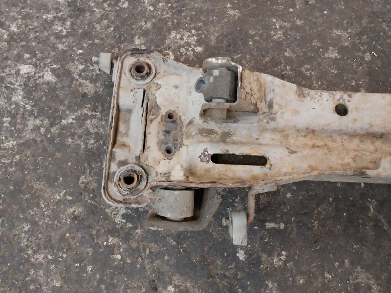 Балка задняя