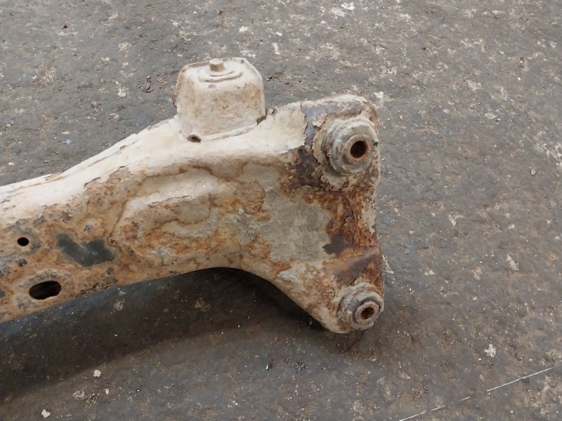 Балка задняя