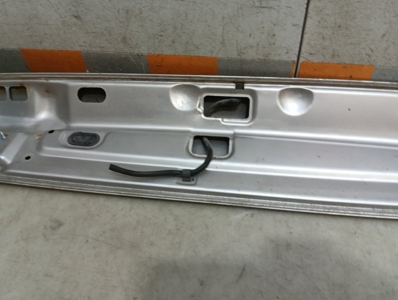 Спойлер (дефлектор) крышки багажника