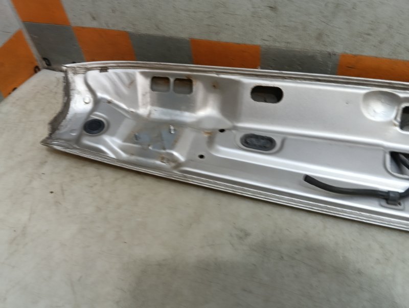 Спойлер (дефлектор) крышки багажника