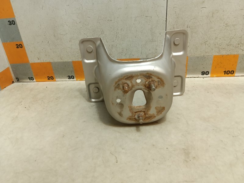 Кронштейн крепления запасного колеса