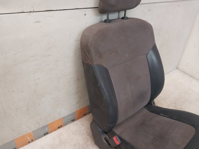 Сиденье переднее левое