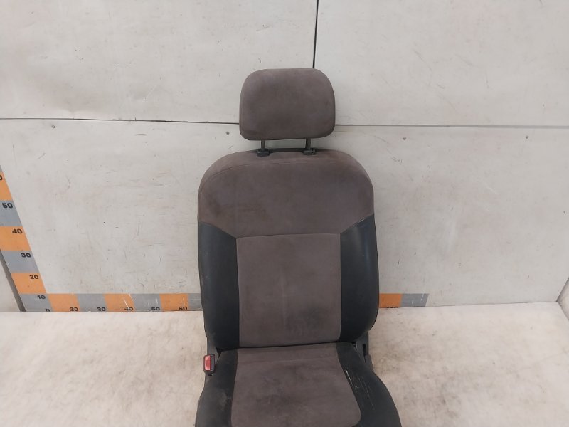 Сиденье переднее левое