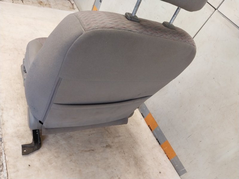 Сиденье переднее левое