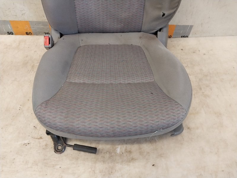 Сиденье переднее левое