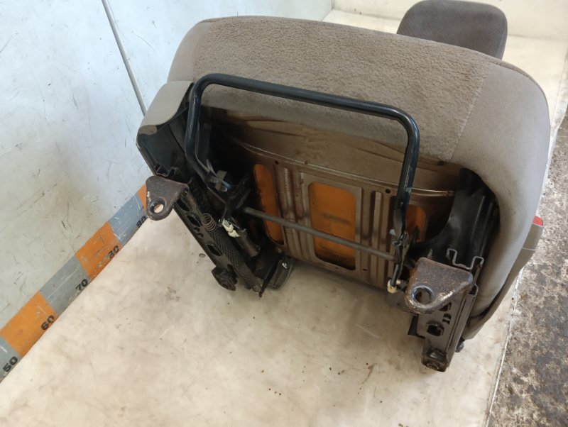 Сиденье переднее правое