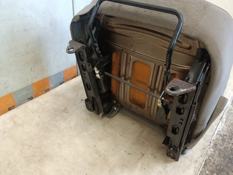 Сиденье переднее правое