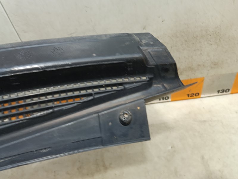 Планка под лобовое стекло