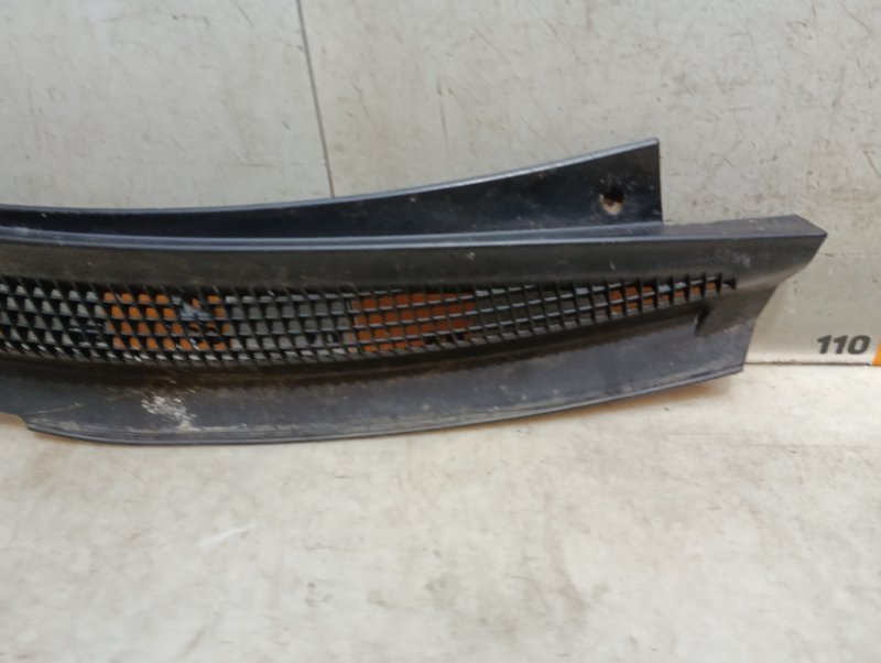 Планка под лобовое стекло