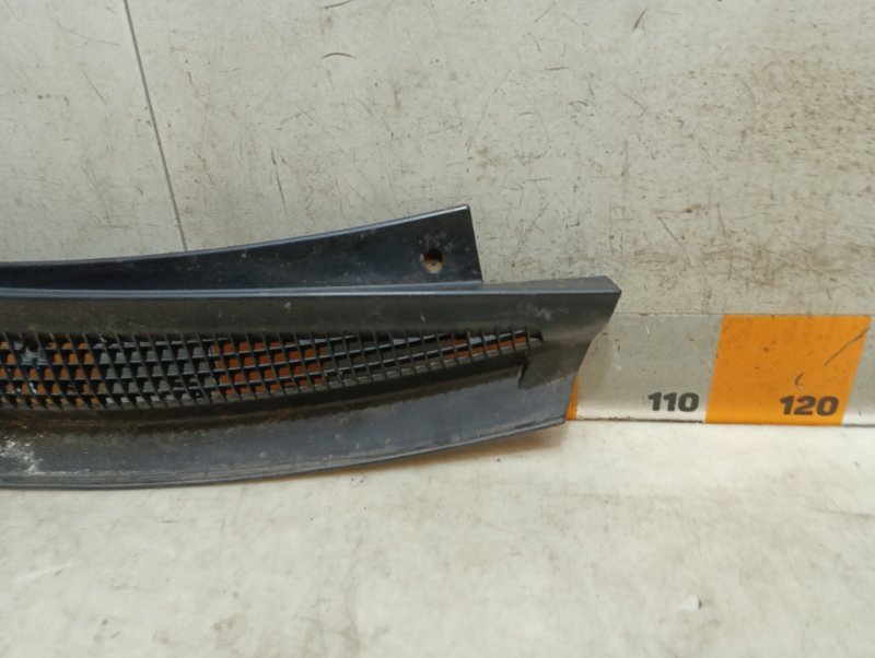 Планка под лобовое стекло