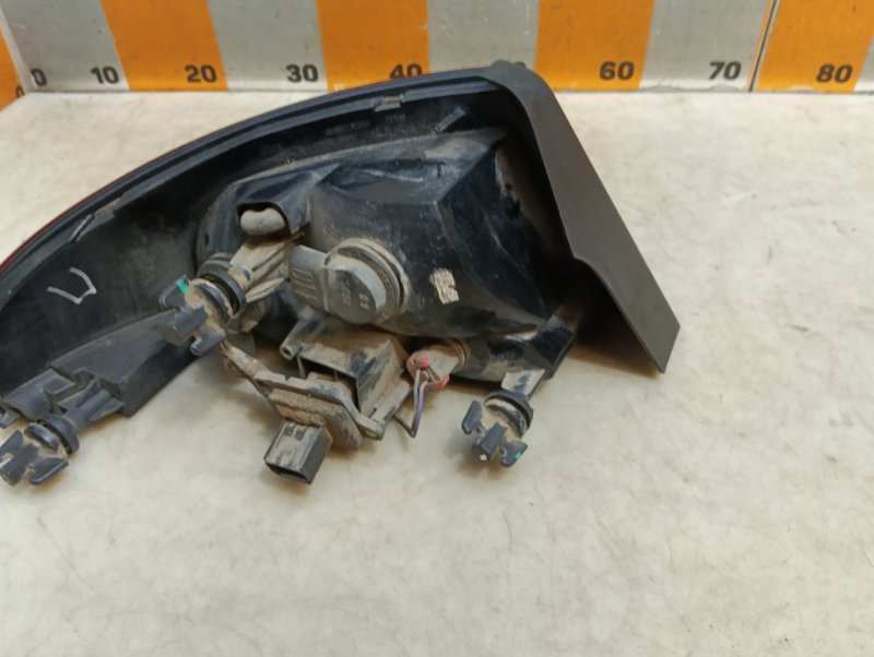 Фонарь задний правый