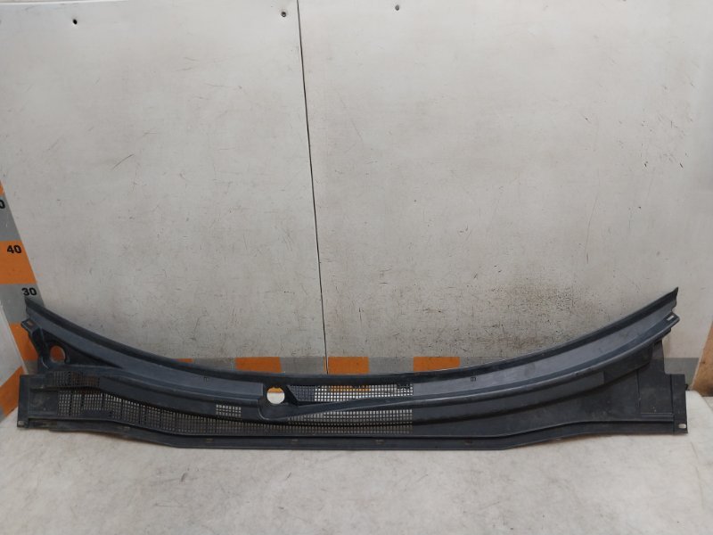 Решетка стеклоочистителей (Жабо)