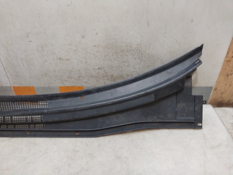 Решетка стеклоочистителей (Жабо)