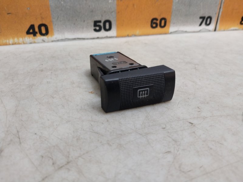 Кнопка обогрева переднего и заднего стекла